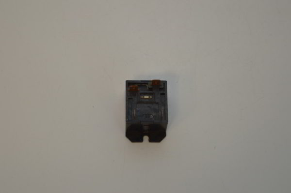 Contacteur 12HU (bobine 12VDC) (OCCASION) – Image 4