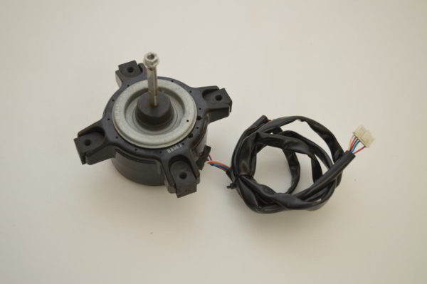 Moteur ventilateur DAIKIN Référence: D50Q-28  (ARW34W8P50DA)  (OCCASION)