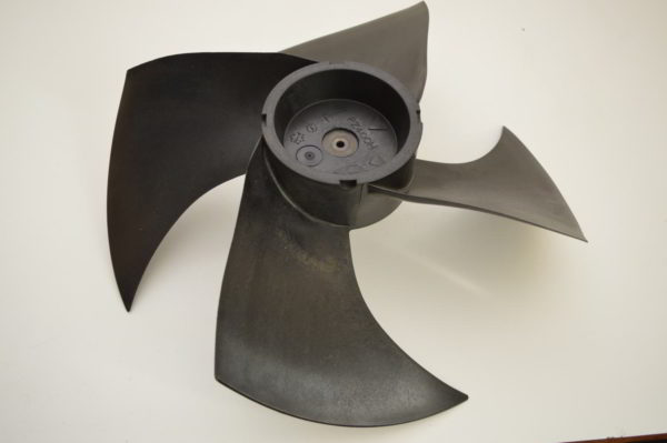 Hélice ventilateur 4 pales DAIKIN PZ400H de diamètre 400 mm (OCCASION)