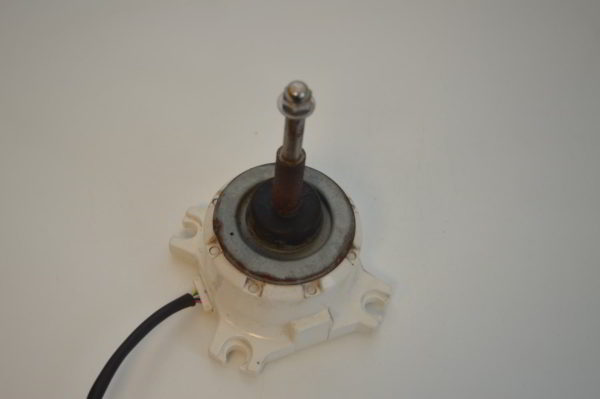Moteur Ventilateur  SIC-68FV-D851-7 pour groupe HITACHI: RHUE-5AVHN  (Haut) (Référence  P27040) (OCCASION)