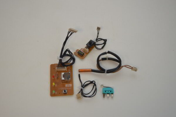 Lot de Cartes: Carte LED et InfraRouge (2P088265-1) + Carte Switch (ABS111444) + 2 Sondes pour DAIKIN FVXS50BAVMB (OCCASION) – Image 2