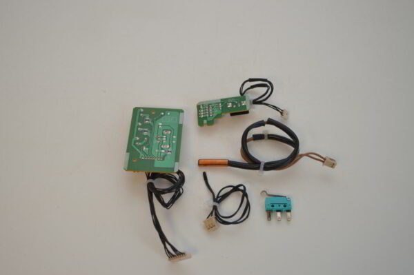 Lot de Cartes LED / Infra Rouge (2P088265-1) + Carte Switch + Micro Switch (ABS111444) + 2 Sondes pour DAIKIN FVXS25BAVMB (OCCASION) – Image 2