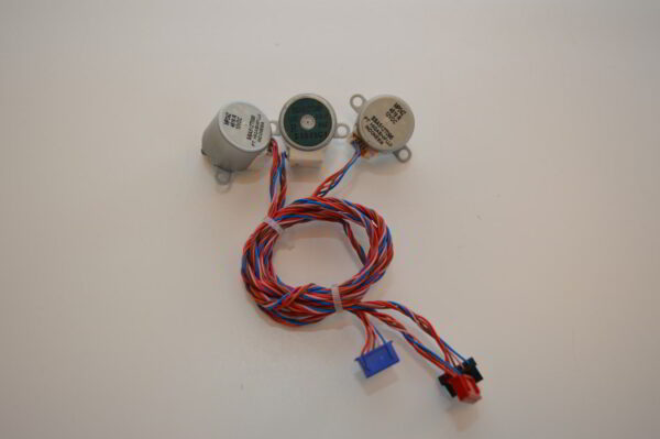 Lot de 3 micro moteurs de volet pour mural Mitsubishi Heavy Industries SRK 25ZM-S/ SRK 35ZM-S/SRK 50ZM-S (MP24Z, SSA512T049) (OCCASION)