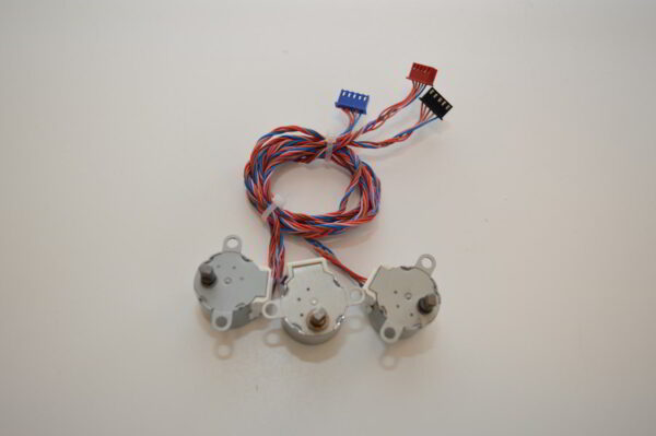 Lot de 3 micro moteurs de volet pour mural Mitsubishi Heavy Industries SRK 25ZM-S/ SRK 35ZM-S/SRK 50ZM-S (MP24Z, SSA512T049) (OCCASION) – Image 2