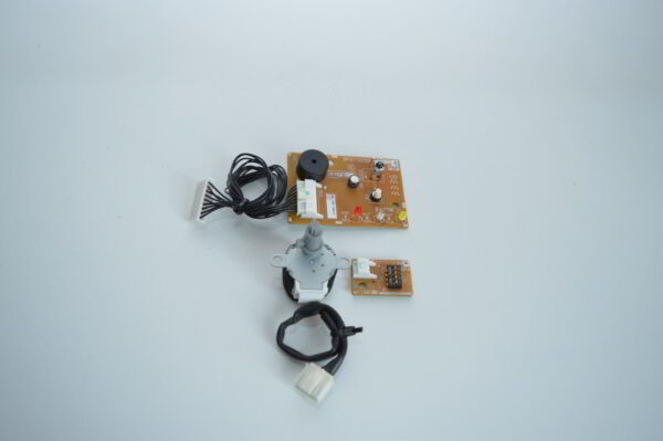 Carte Display: LED/Infrarouge/Poussoir (3P273252-1) (Référence d'origine: 5007511) + Carte Switch (3P273254-1) (Référence d'origine: 5007512)  + Moteur volet (Référence d'origine: 1906543) pour Console DAIKIN FVXG35K2V1B (OCCASION)