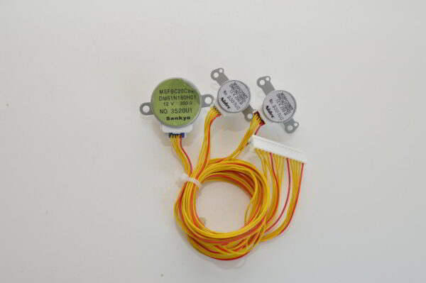Lot de 3 micros moteurs de volet SANKYO / NIDEC MSBPC20M21 (DM61N180H01) /MSFBC20C29 (DM61N219H01)  pour Console Mitsubishi Electric MFZ-KT50VG-E2 <H> / MFZ-KW60VG-E1 ( Réf: M21EA5306 ) (NEUF)
