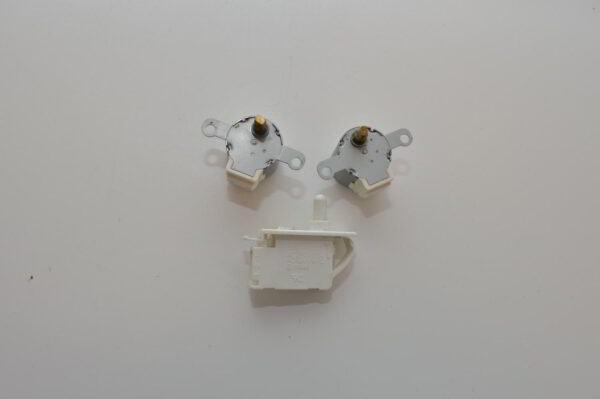 Lot de 2 Moteurs de volet 24BYJ48-543W + Switch PS100-11  pour plafonnier LG UV24 NBD (OCCASION) – Image 2