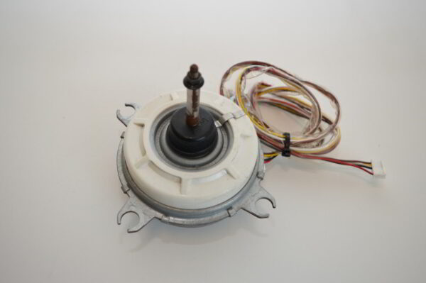 Moteur pour Chauffe eau split FUJITSU / Thermor  WOYD030LFC (Référence d'origine: 897035) (OCCASION)