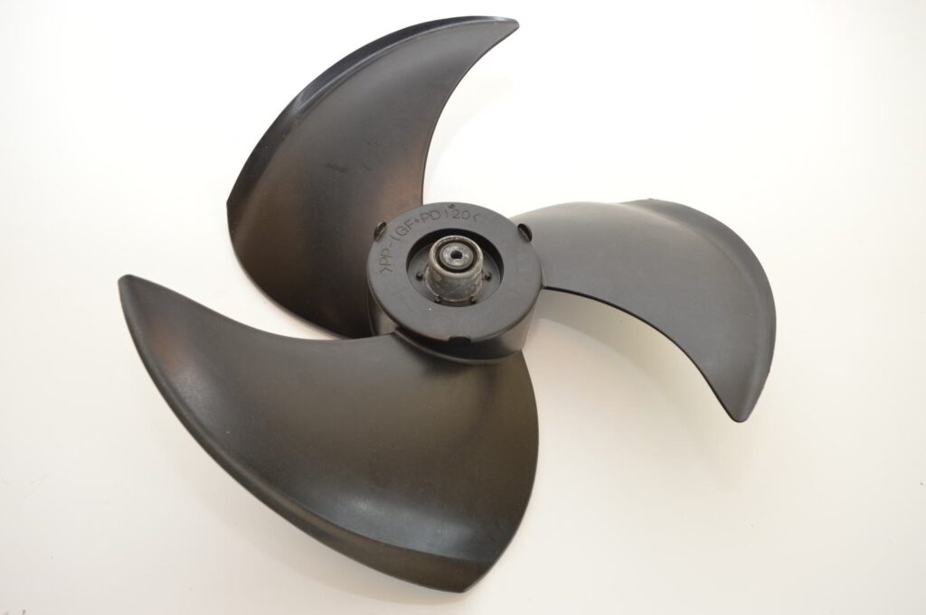 Hélice Hélice ventilateur DAIKIN PZ400R1 / CZ-1 / >PP-(GF+PD)20< pour DAIKIN RXS25G2V1B / 2MXM40N2V1B / RXTM30R2V1B