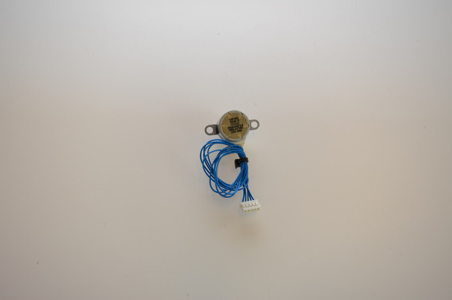 Moteur de volet MP20Z pour Mural HITACHI RAK-25NH4 / RAK-35NH4 / RAK-50NH4 (Référence d'origine: PMRAS10C6M001 / PMRAS10C6MR01) (OCCASION)