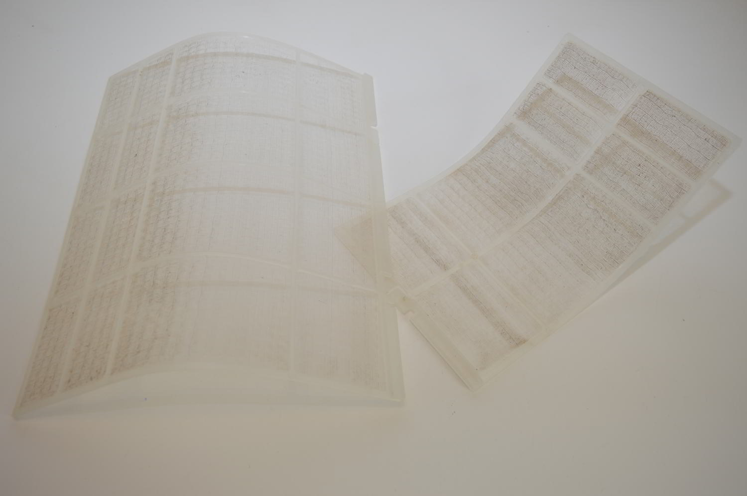 Lot de 2 filtres à Air (400 x 325 mm / 196 x 325 mm) pour mural Toshiba RAS-M16SKV-E / RAS-167SKV-E3 / RAS-B13N3KV2-E1 (Référence d'origine: 43T80328 / 43T80327) (OCCASION) – Image 2