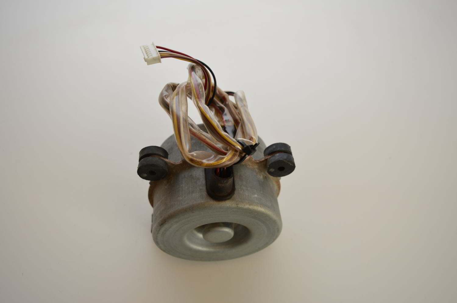 Moteur ventilation MFE-63NOI pour GENERAL/FUJITSU/ATLANTIC: AOHZ14LBL / AOHZ14LBC / AOYZ14LBL (Ref: 890732) (OCCASION) – Image 2