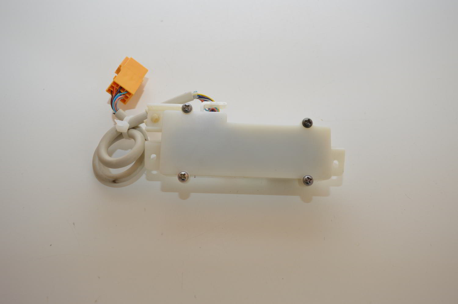 Boîtier adaptateur sans fil / Board Case Assy pour UE Mitsubishi Electric PKFY-P15VBM-ER3 / PKFY-P25VBM-ER3 / PKFY-P15VBM-ER5 (Ref: R01E00323) (OCCASION) – Image 2