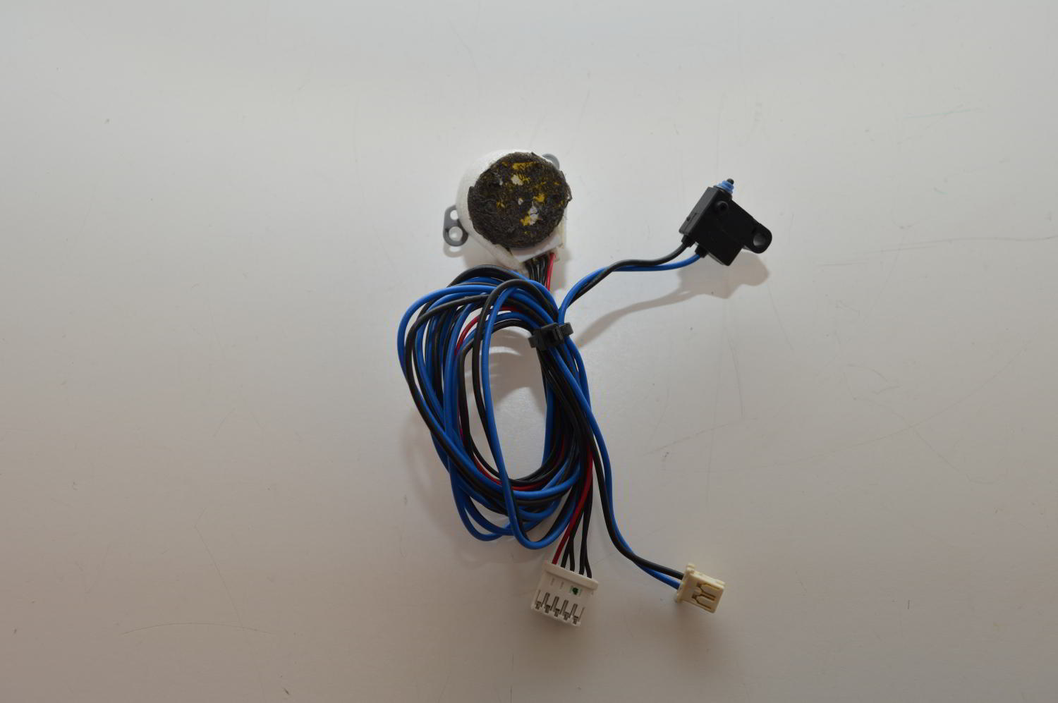 Moteur de volet / Vane motor Nidec / Sankyo MSBPC20M16 (DM61J483H02) pour mural Mitsubishi Electric MSZ-GC35VA-E2 / MSZ-LN60VGW-E1 / MSZ-EF25VEW-E1 (Ref: E2294B303) (OCCASION)