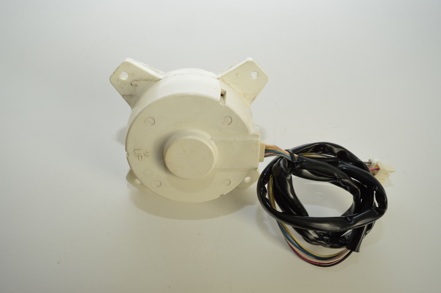 Moteur Ventilateur RC0J50-AW (DMJ622B37) pour Mitsubishi Electric MUZ-GC35VA-E1 / MUZ-FA25VA-E1 / MUZ-GA35VAH-E2 (Ref: E12927301) (OCCASION) – Image 2