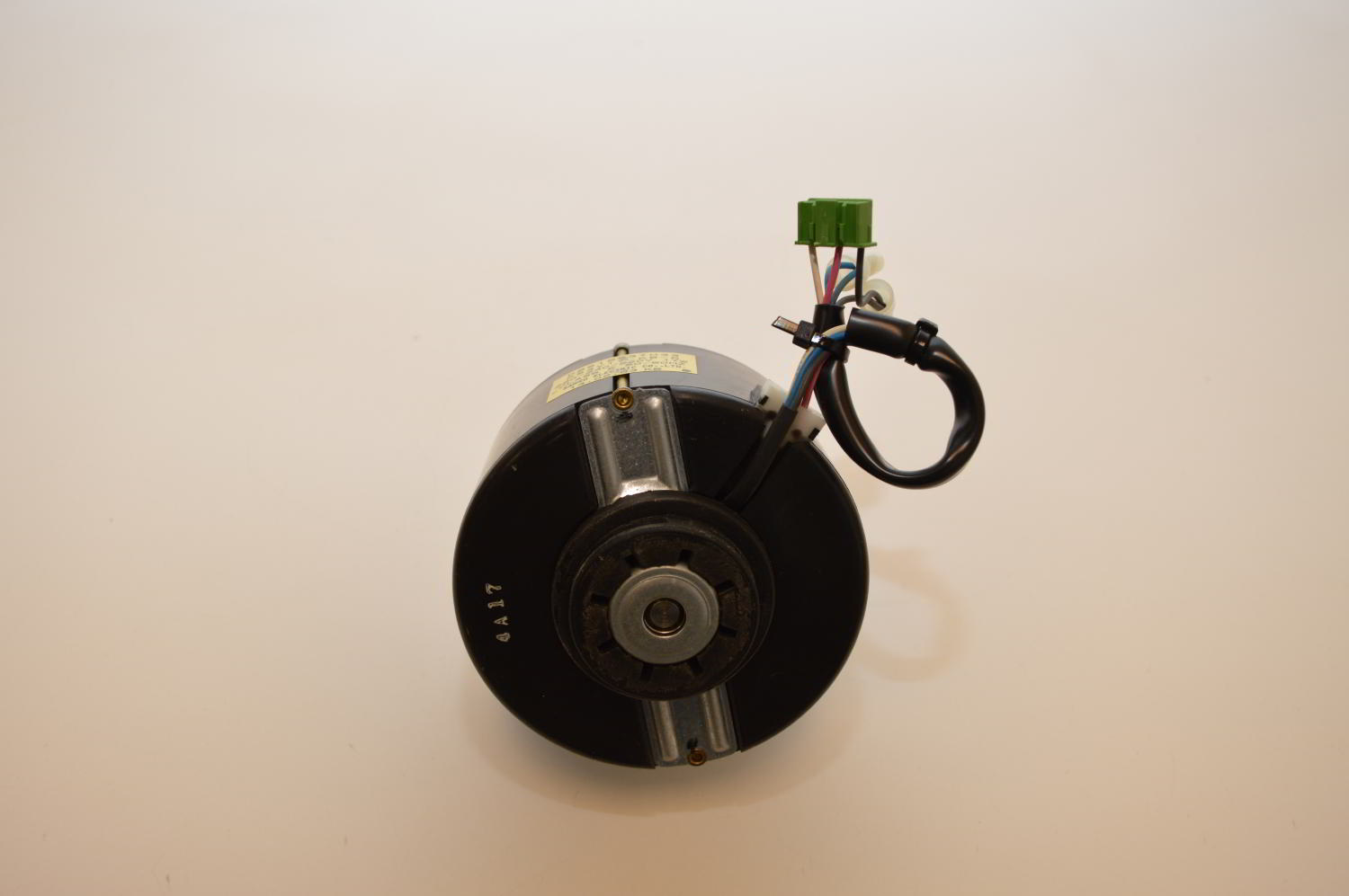 Moteur Turbine DB61B937H33 (PS4V17-KB-R) pour Mitsubishi Electric PKFY-P15VBM-ER3 / PKFY-P25VBM-ER5 / PKFY-P15VBM-E (Ref: T7WE36220) (OCCASION) – Image 2