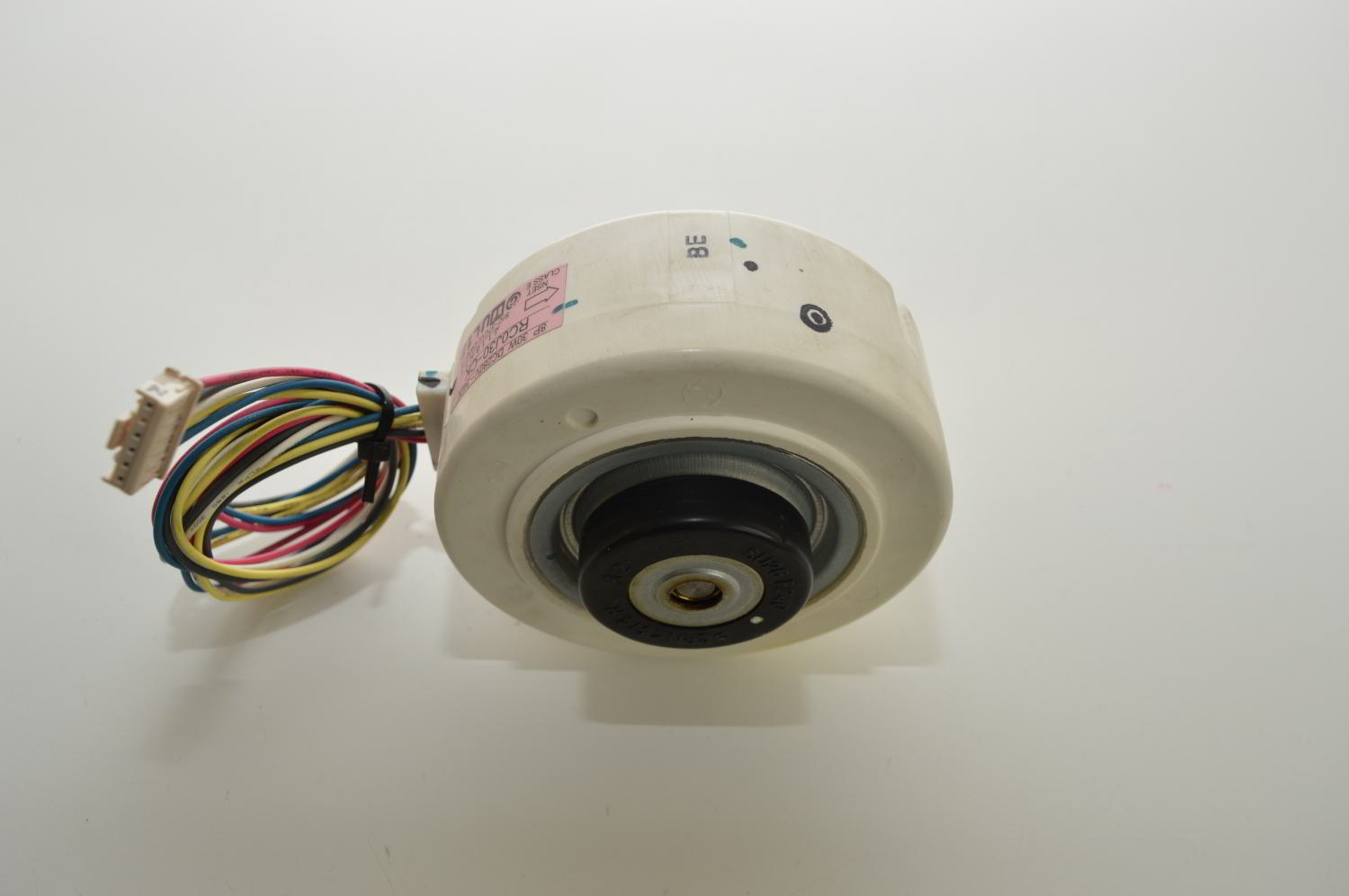 Moteur Turbine RC0J30-CK (SIC-37CVL-D830-11) pour Mitsubishi Electric PKFY-P40VHM-ER2 / PKA-M50HAL / PKA-RP35HALR1 (Ref: R01E51220) (OCCASION) – Image 2