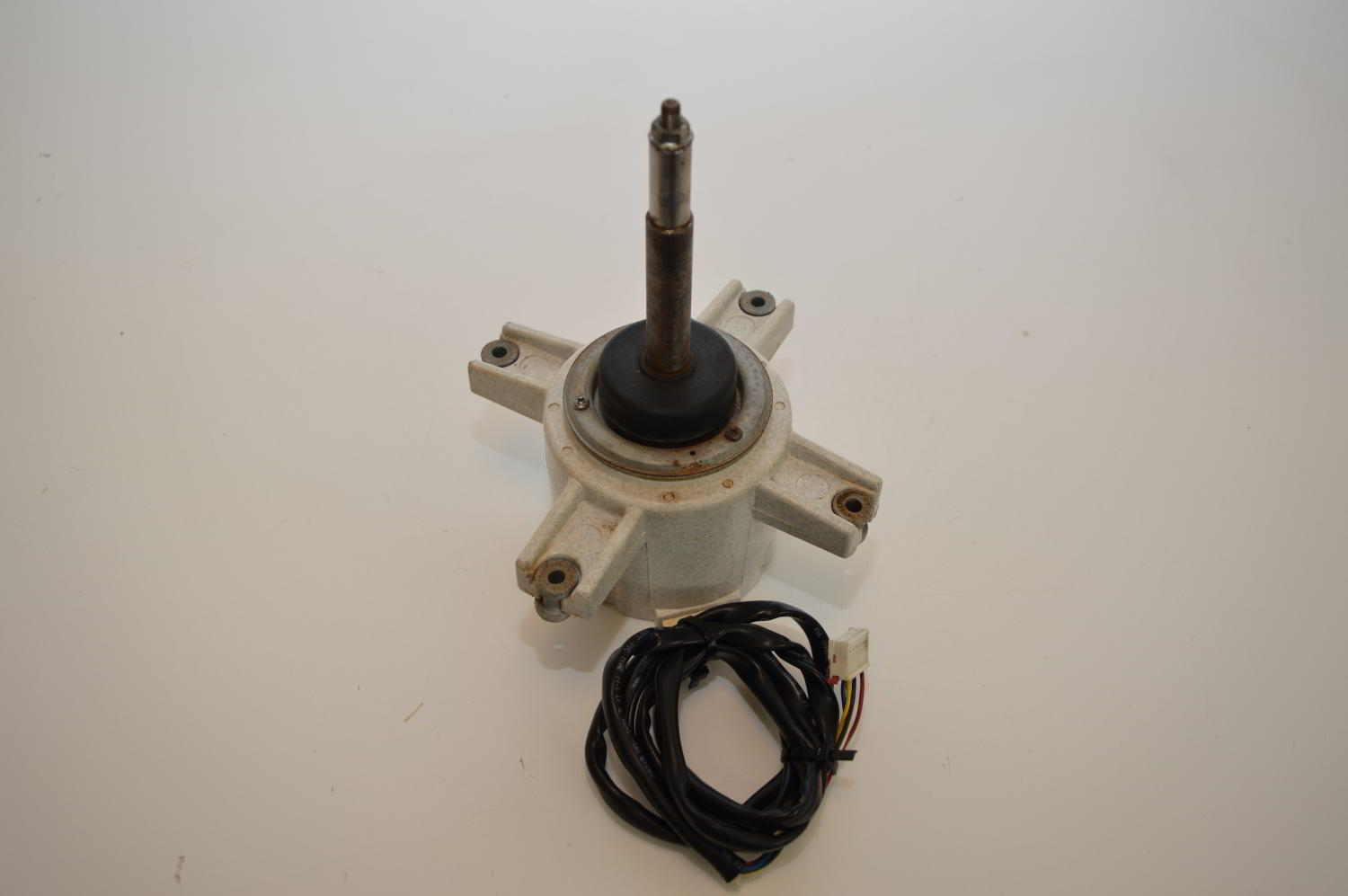 Moteur Ventilateur DB31-00512F pour SAMSUNG RJ070F4HXEA / KFR-72W/EPB2 / AJ068MCJ3EH/EU (OCCASION)