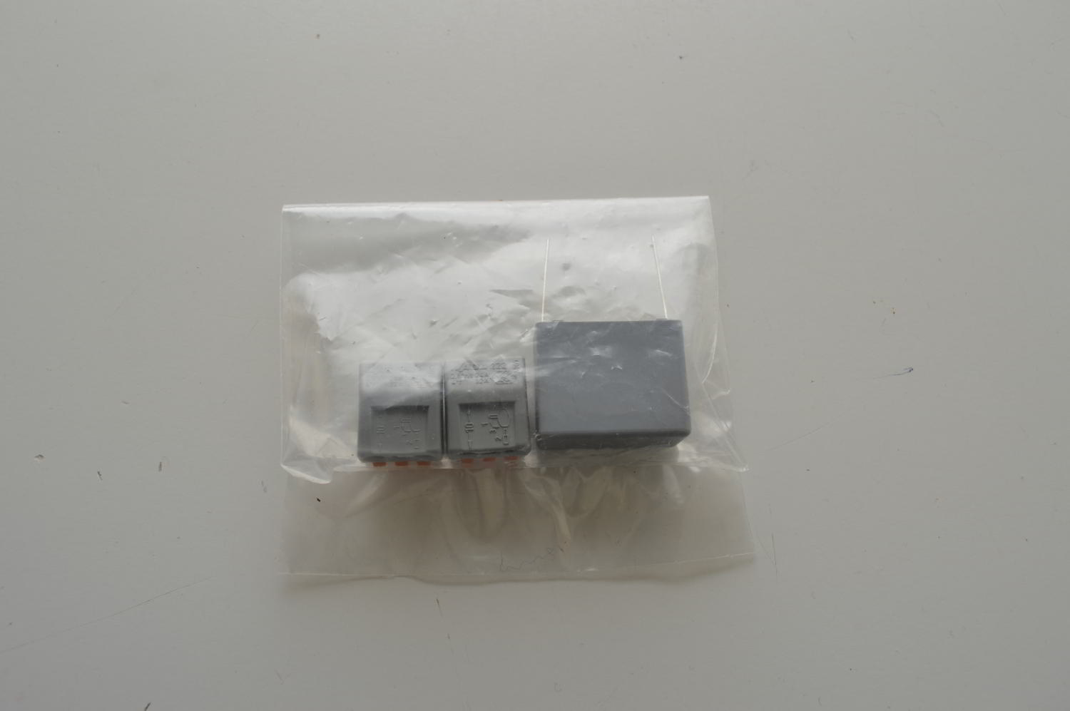 Protection Électrique moteur ventilation pour DAIKIN RR RQ REQ (Ref: E0600147-1) (NEUF) – Image 2