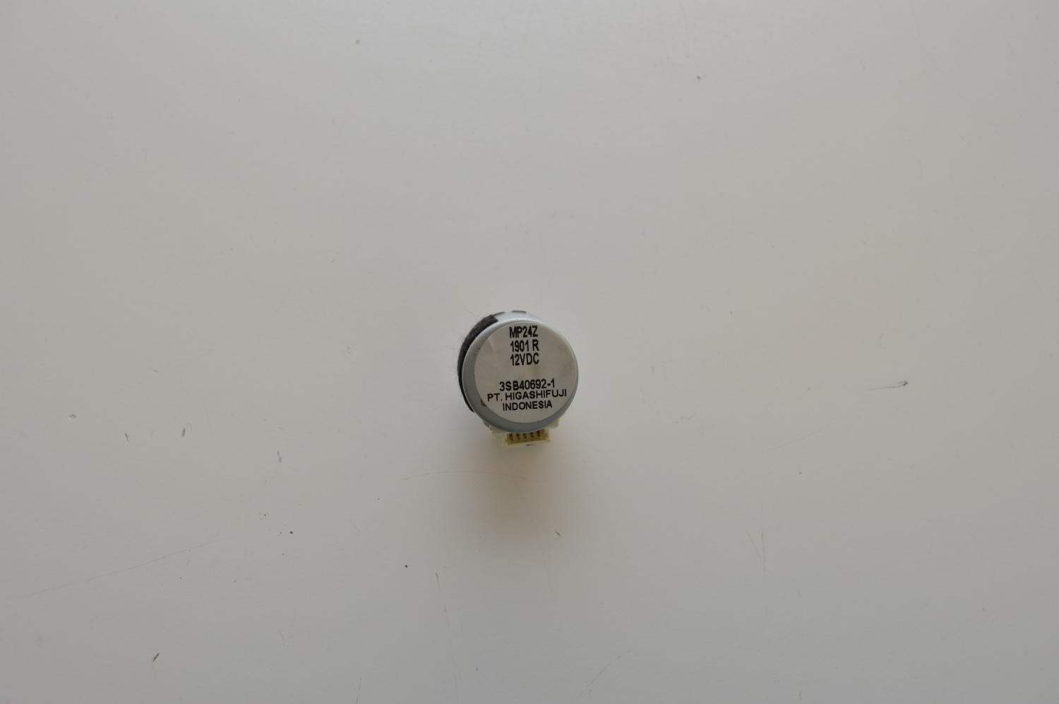 Moteur de volet MP24Z (3SB40692-1) pour mural DAIKIN URURU SARARA FTXZ50NV1B / FTXZ25NV1B / FTXZ35NV1B (Ref: 1966925) (OCCASION)