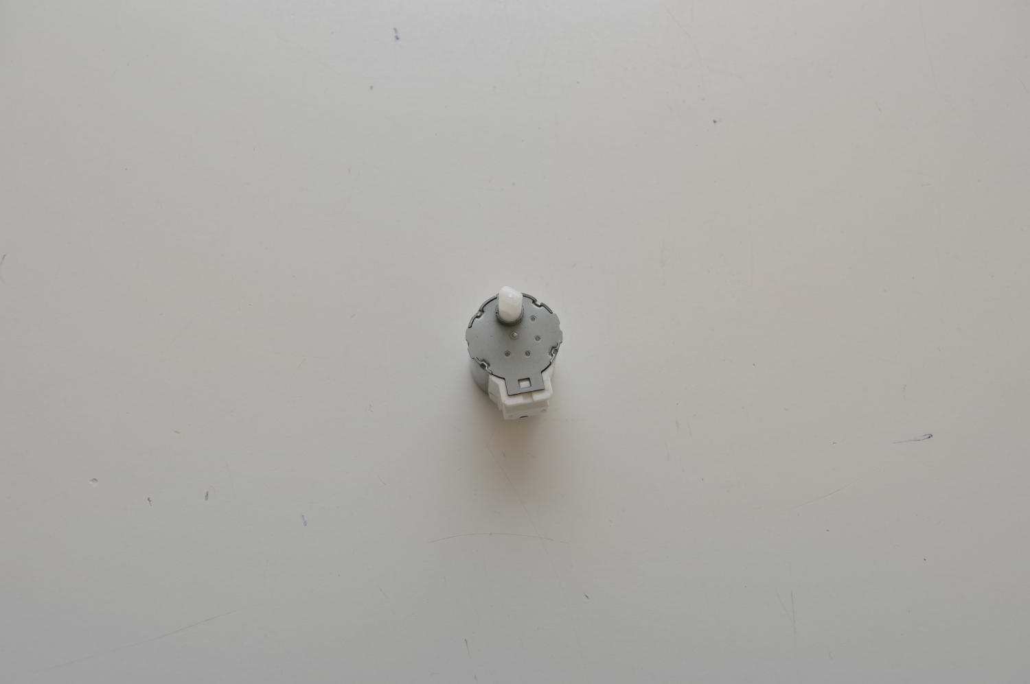 Moteur de volet MP20Z (3SB40691-1) pour mural DAIKIN URURU SARARA FTXZ50NV1B / FTXZ25NV1B / FTXZ35NV1B (Ref: 1966918) (OCCASION) – Image 2