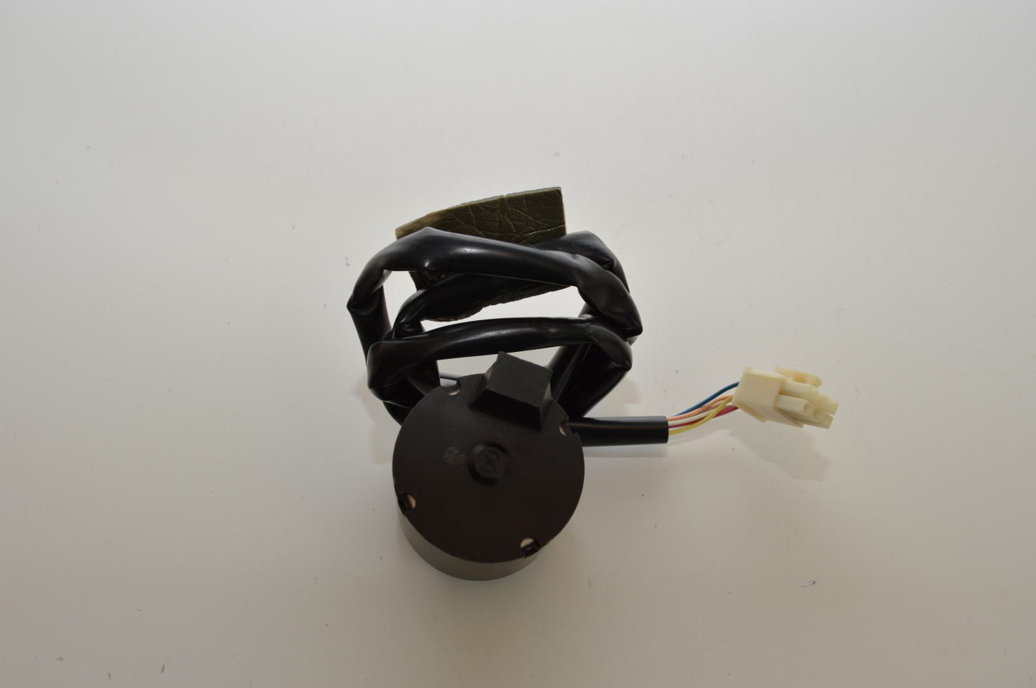 Moteur de détendeur FUJIKOKI EBM-MD12DM-13 pour cassette DAIKIN FXYCP25K7V19 / FXYSP32KV1 / RSEYP8KJY1 (Ref: 0946081) (OCCASION) – Image 2