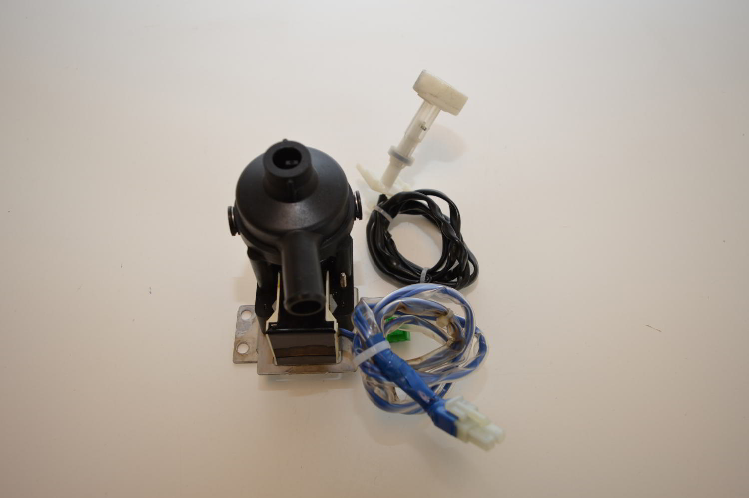 Pompe à condensat / Pompe de relevage / Drain Pump SAGInoMIYA PJV-1403 pour Cassette DAIKIN FXYCP25K7V19 / FBQ71BV1 / FXS40LVE (Ref: 1010079/101007J) (OCCASION)