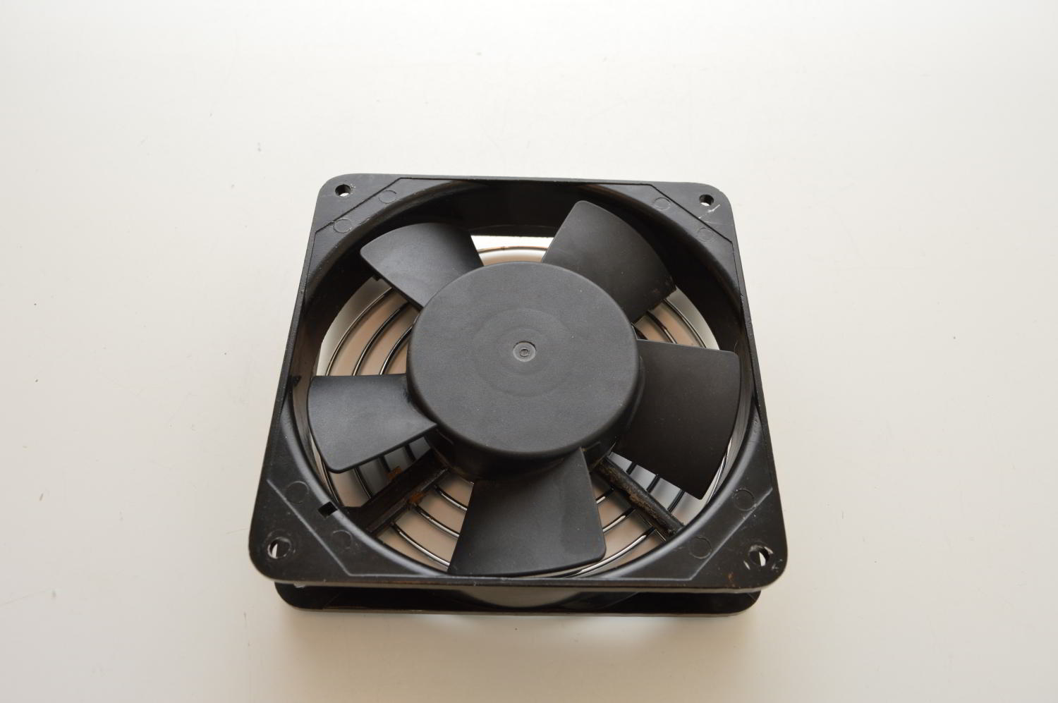Ventilateur SUNON DP201AT (2122HBT.GN) pour HITACHI RWH-4.0FSVNFE / RWH-5.0FSNFE / RWH-6.0FSVNFE (Ref: E03823) (OCCASION) – Image 2