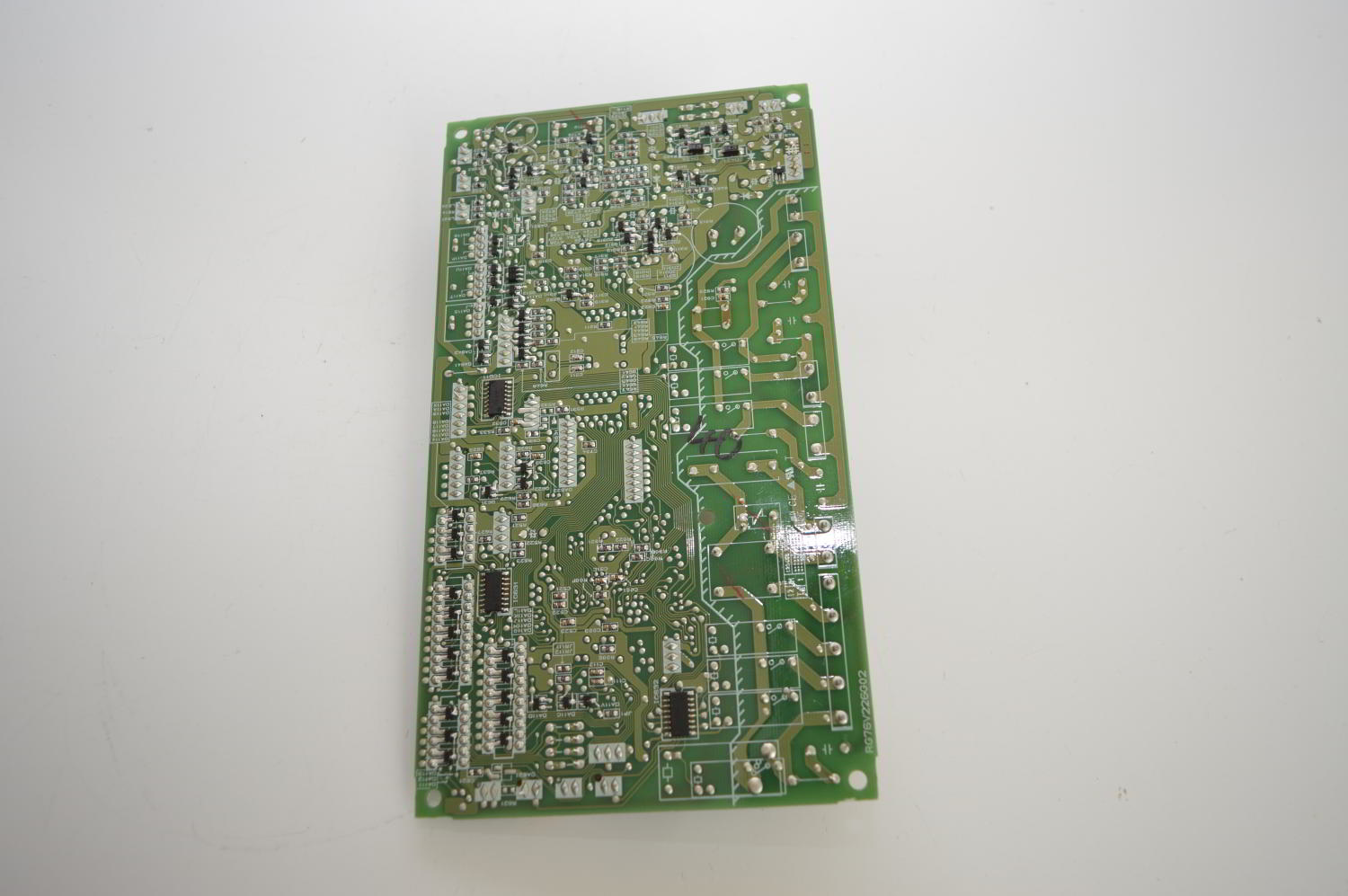 Carte de contrôle / Indoor Controller board RG00V983B pour MITSUBISHI ELECTRIC PLFY-P40VCM-E2R1.TH / PLFY-P20VCM-E2R1.TH / PLFY-P32VCM-E2.TH (Ref: E27580447/E17580447) (OCCASION) – Image 2