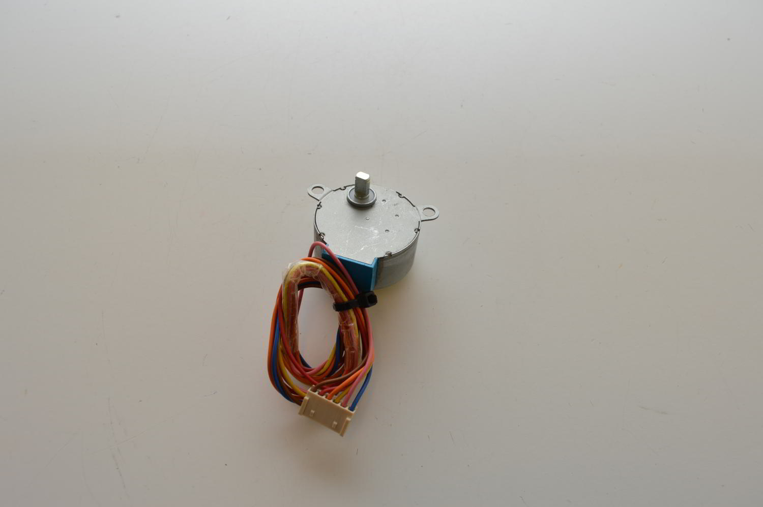 Moteur de volet / Stepping motor MP35EA7 (1002101403) HIGASHIFUJI pour TOSHIBA RAS-M10YKV-E / RAS-M16YKV-E / RAS-M18YAV-E (Ref: 43T21003) (OCCASION) – Image 2
